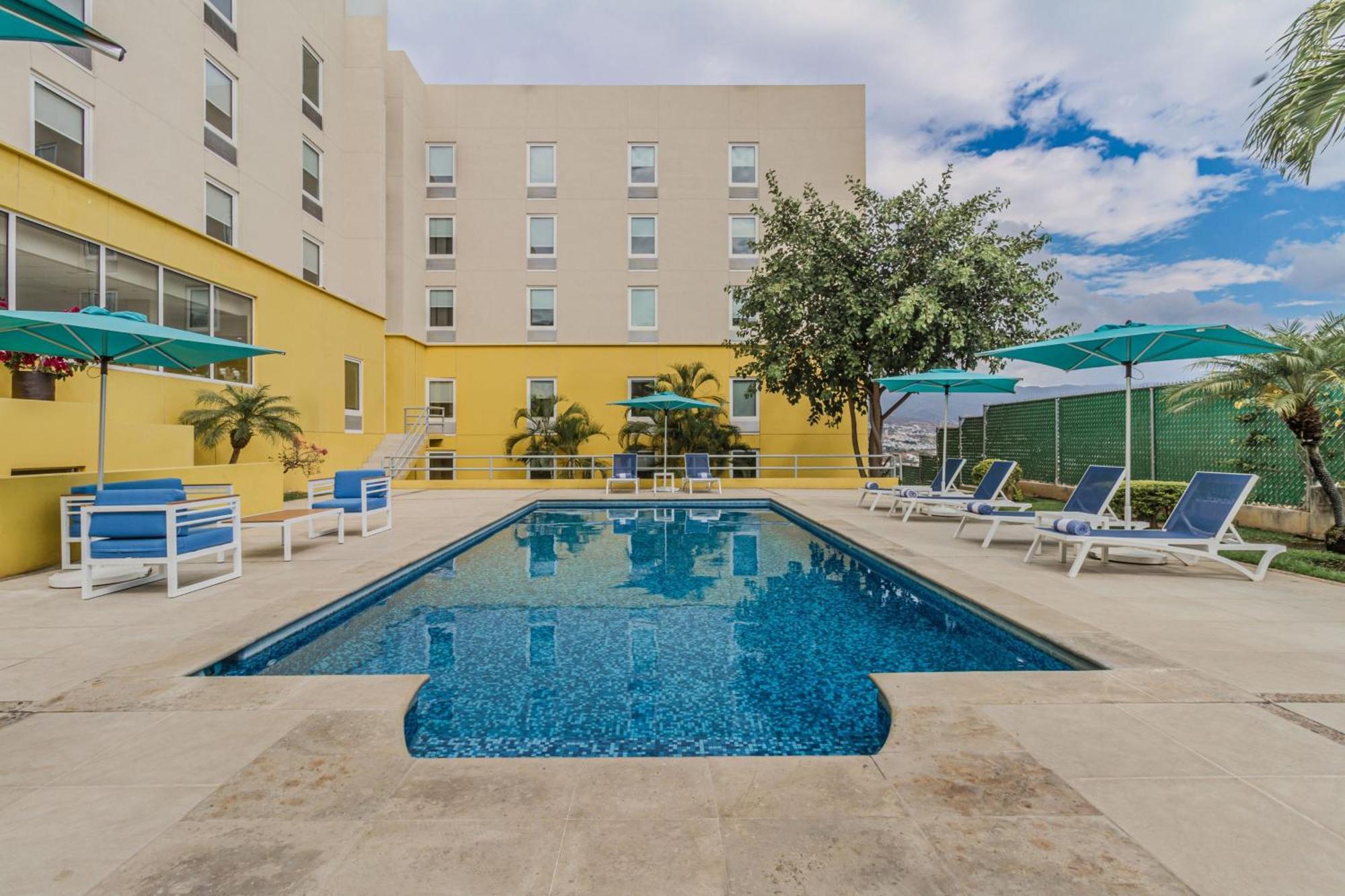 City Express By Marriott Tuxtla Gutiérrez エクステリア 写真